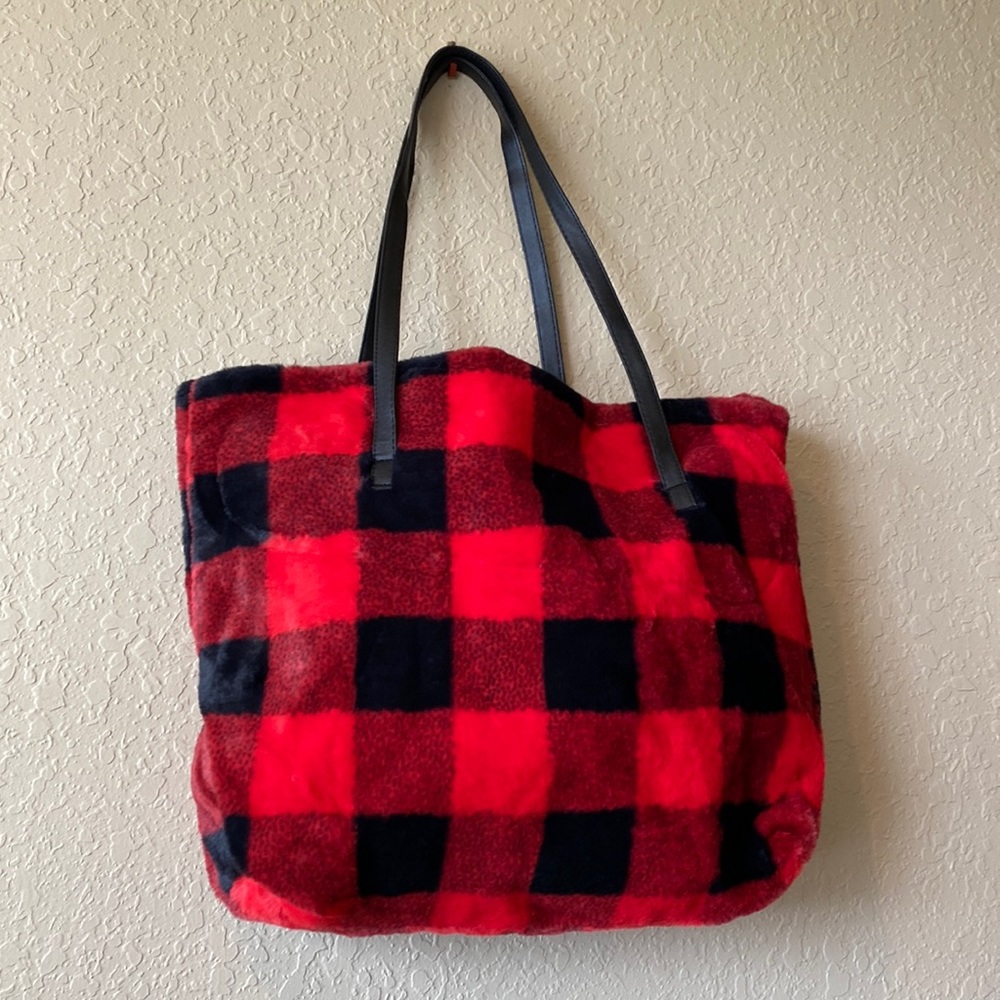 Faux Fur Black and Red Buffalo Plaid Zipper Tote Bag - Picture 4 of 13